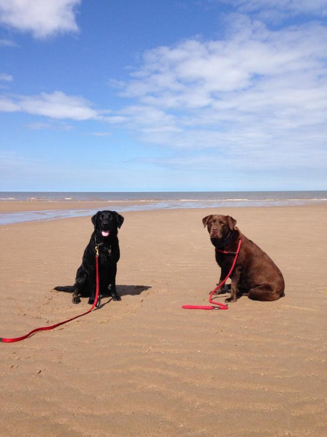 Manor Farm Stay Sutton-on-Sea Esterno foto